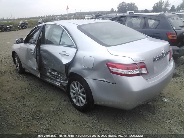 4T4BF3EK1BR155527 - 2011 TOYOTA CAMRY SE/LE/XLE 银色 照片 3
