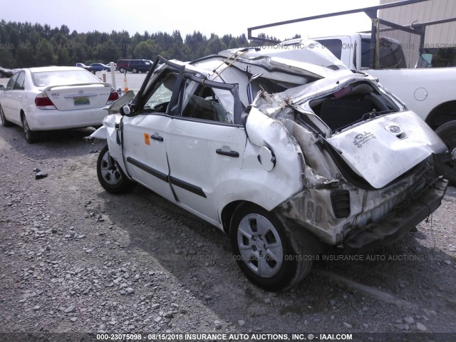 KNDJT2A12B7347600 - 2011 KIA SOUL WHITE photo 3