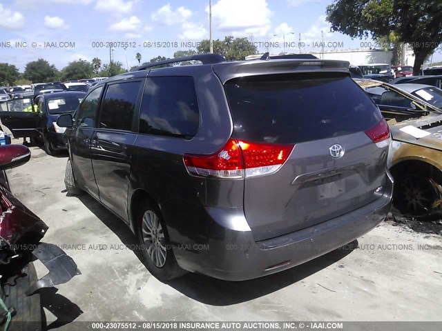 5TDYK3DC6ES462554 - 2014 TOYOTA SIENNA XLE/LIMITED GRAY photo 3