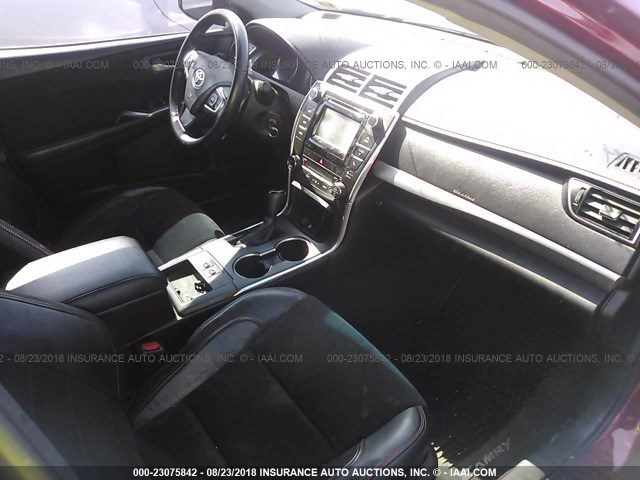 4T1BF1FK6FU916488 - 2015 TOYOTA CAMRY LE/XLE/SE/XSE 红色 照片 5