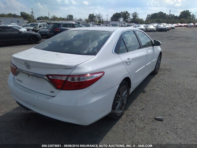 4T1BF1FKXGU197151 - 2016 TOYOTA CAMRY LE/XLE/SE/XSE WHITE photo 4