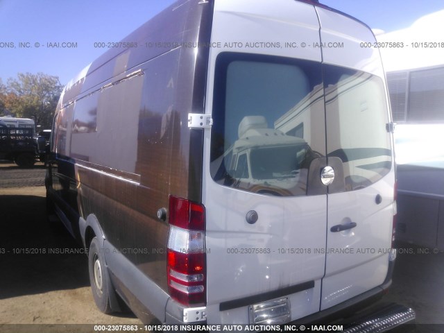 WDYPE8CC3D5746363 - 2013 FREIGHTLINER 2500 SPRINTER 2500 BROWN photo 3