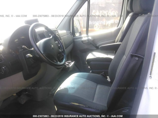 WDYPE8CC3D5746363 - 2013 FREIGHTLINER 2500 SPRINTER 2500 BROWN photo 5