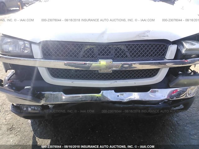 1GCGK13U83F205080 - 2003 CHEVROLET SILVERADO K1500 HEAVY DUTY WHITE photo 6