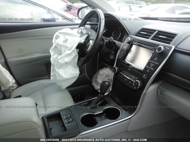 4T1BF1FK7GU570372 - 2016 TOYOTA CAMRY LE/XLE/SE/XSE BLACK photo 5