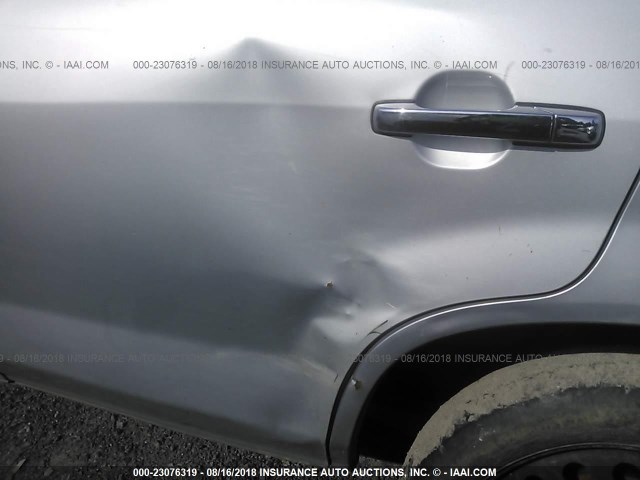 2HNYD18812H506713 - 2002 ACURA MDX TOURING SILVER photo 6