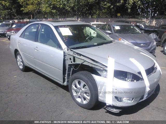 4T1BE30KX6U681987 - 2006 TOYOTA CAMRY LE/XLE/SE Күміс фото 1