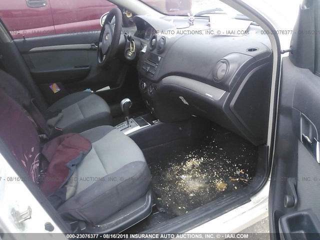 KL1TD66E59B307342 - 2009 CHEVROLET AVEO LS/LT 白色 照片 5