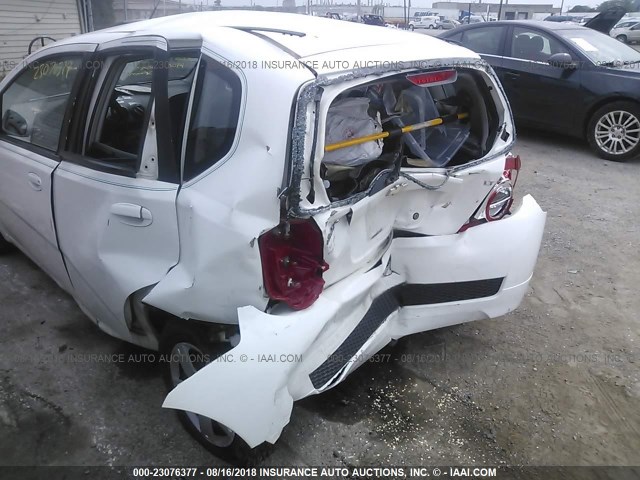 KL1TD66E59B307342 - 2009 CHEVROLET AVEO LS/LT WHITE photo 6