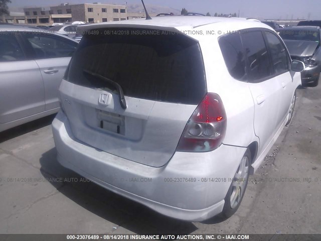 JHMGD38617S052134 - 2007 HONDA FIT S WHITE photo 4