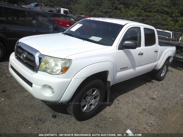 3TMKU72N49M018087 - 2009 TOYOTA TACOMA DBL CAB PRERUNNER LNG BED WHITE photo 2