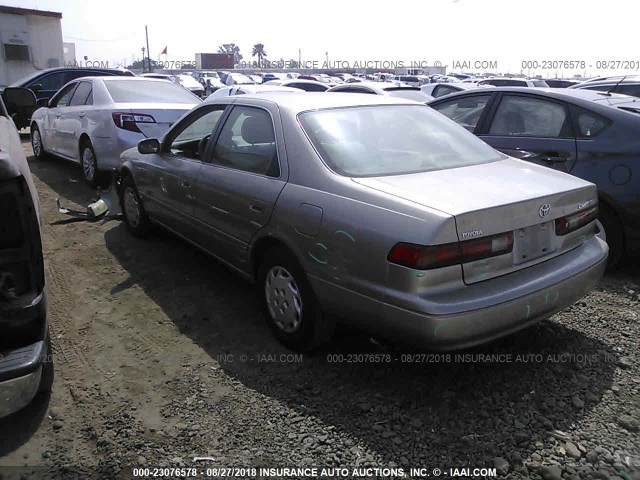 JT2BG22K5W0196503 - 1998 TOYOTA CAMRY CE/LE/XLE 棕色 照片 3