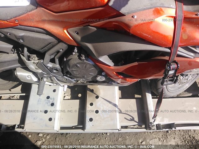 JKAEXEJ18HDA02182 - 2017 KAWASAKI EX650 J ნარინჯისფერი ფოტო 8