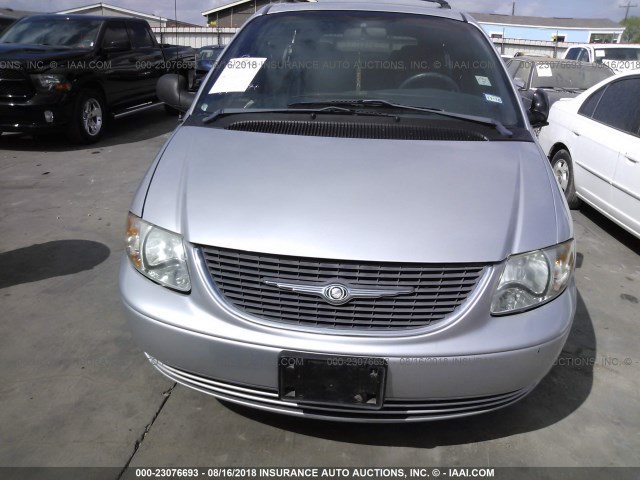 2C4GP44372R685144 - 2002 CHRYSLER TOWN & COUNTRY LX SILVER photo 6