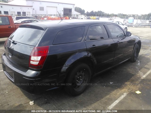 2D4FV47T68H148022 - 2008 DODGE MAGNUM BLACK photo 4