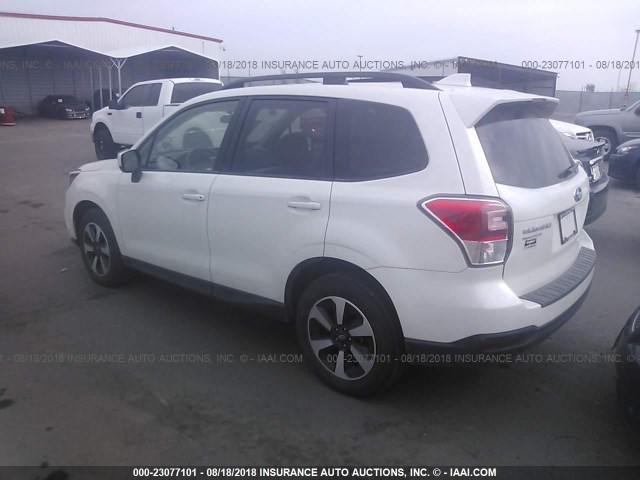 JF2SJAEC4HH424133 - 2017 SUBARU FORESTER 2.5I PREMIUM WHITE photo 3