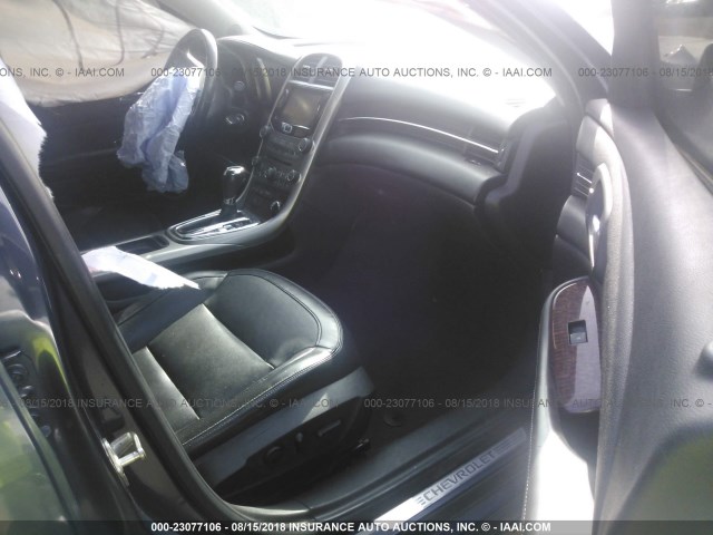 1G11H5SA7DF330990 - 2013 CHEVROLET MALIBU LTZ 蓝色 照片 5