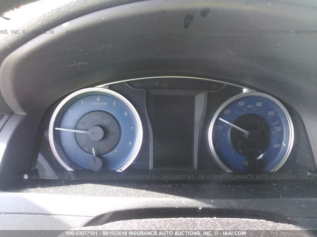 4T1BF1FK0HU380995 - 2017 TOYOTA CAMRY LE/XLE/SE/XSE GRAY photo 7