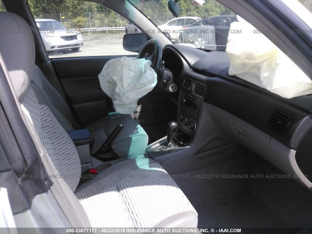 JF1SG65694H760493 - 2004 SUBARU FORESTER 2.5XS ვერცხლისფერი ფოტო 5