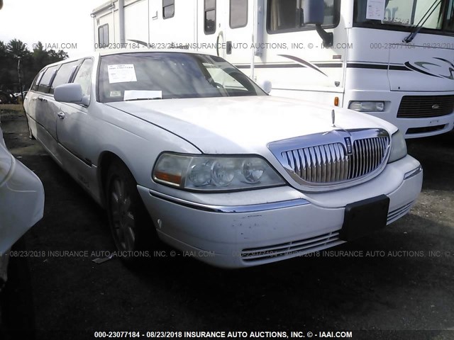 1L1FM88W65Y669014 - 2005 LINCOLN TOWN CAR EXECUTIVE WHITE photo 1
