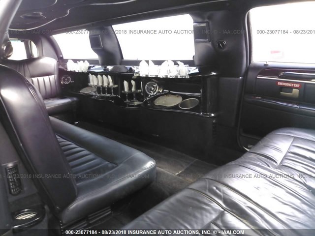 1L1FM88W65Y669014 - 2005 LINCOLN TOWN CAR EXECUTIVE WHITE photo 8