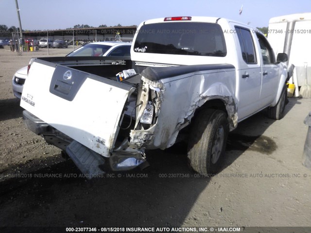 1N6AD07U55C418784 - 2005 NISSAN FRONTIER CREW CAB LE/SE/OFF ROAD WHITE photo 4