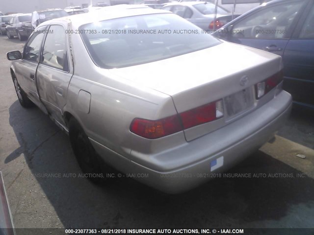 4T1BF22K6YU104803 - 2000 TOYOTA CAMRY LE/XLE BEIGE photo 3