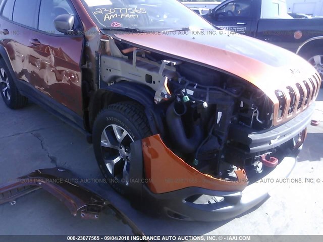 1C4PJMBS1GW252252 - 2016 JEEP CHEROKEE TRAILHAWK ნარინჯისფერი ფოტო 6