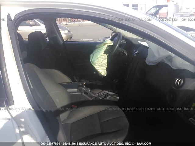 2G2WP522051335714 - 2005 PONTIAC GRAND PRIX Білий фото 5