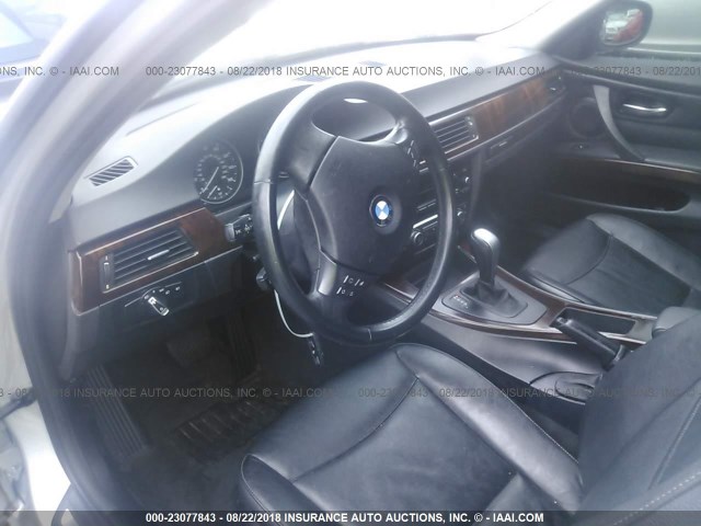 WBAPK5G57BNN31321 - 2011 BMW 328 XI SULEV SILVER photo 5