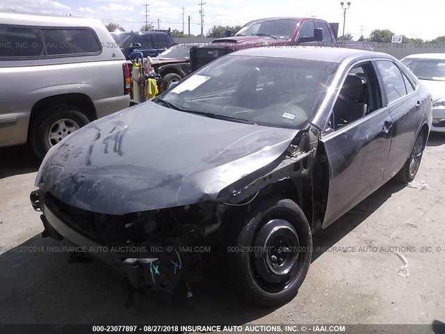 4T1BF1FK5GU584268 - 2016 TOYOTA CAMRY LE/XLE/SE/XSE 绿色 照片 2