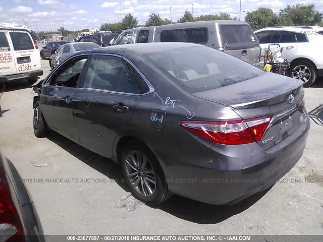 4T1BF1FK5GU584268 - 2016 TOYOTA CAMRY LE/XLE/SE/XSE 绿色 照片 3