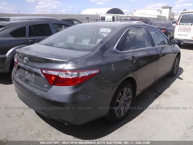 4T1BF1FK5GU584268 - 2016 TOYOTA CAMRY LE/XLE/SE/XSE 绿色 照片 4