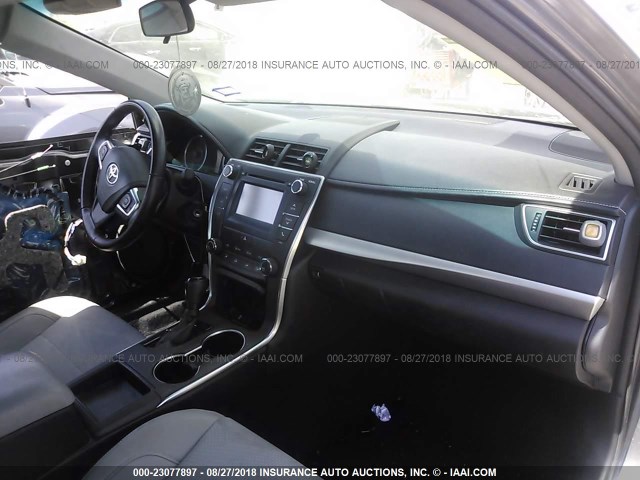 4T1BF1FK5GU584268 - 2016 TOYOTA CAMRY LE/XLE/SE/XSE 绿色 照片 5