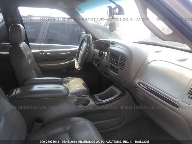 5LMPU28A3XLJ33140 - 1999 LINCOLN NAVIGATOR TAN photo 5