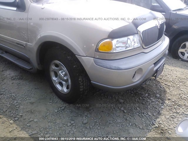5LMPU28A3XLJ33140 - 1999 LINCOLN NAVIGATOR TAN photo 6