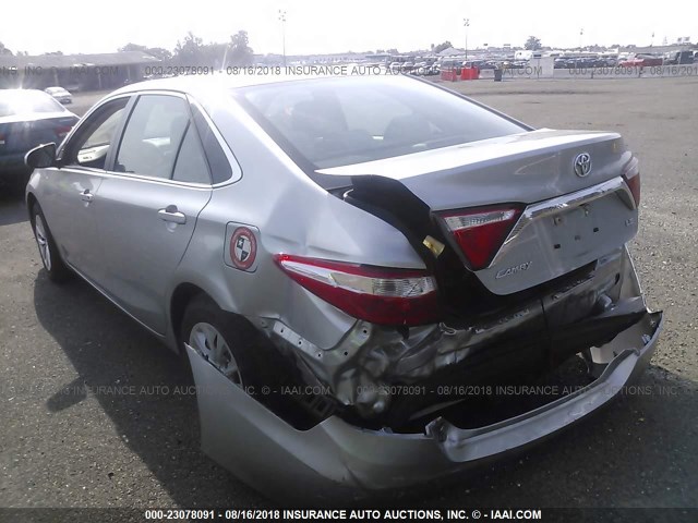 4T4BF1FK0FR456475 - 2015 TOYOTA CAMRY LE/XLE/SE/XSE 银色 照片 3