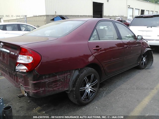 JTDBE32K640279566 - 2004 TOYOTA CAMRY LE/XLE RED photo 4