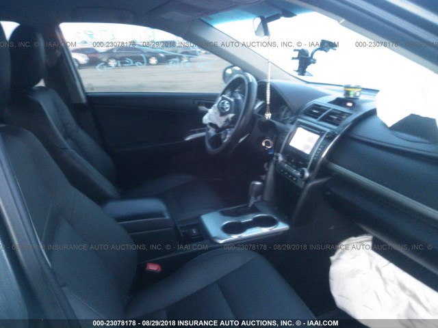 4T1BF1FK4DU679299 - 2013 TOYOTA CAMRY L/SE/LE/XLE 灰色 照片 5