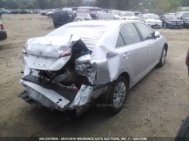 4T1BF1FK5EU394337 - 2014 TOYOTA CAMRY L/SE/LE/XLE 银色 照片 4