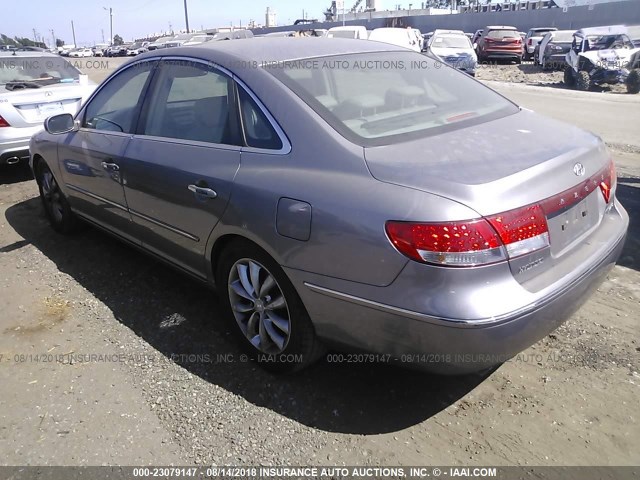 KMHFC46F26A056041 - 2006 HYUNDAI AZERA SE/LIMITED SILVER photo 3