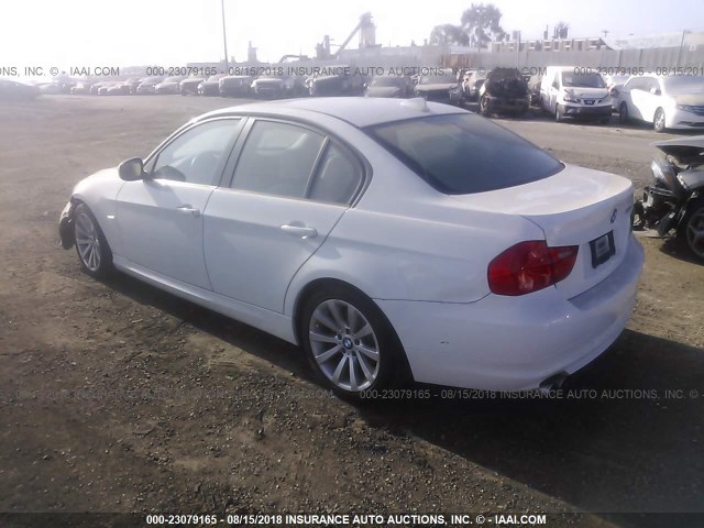 WBAPH5C58BA447679 - 2011 BMW 328 I SULEV WHITE photo 3