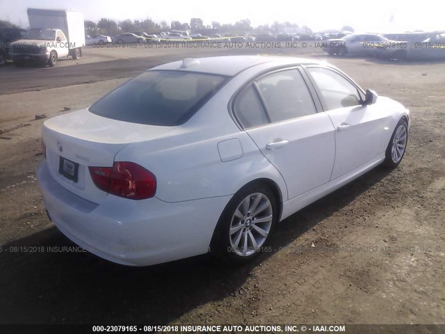 WBAPH5C58BA447679 - 2011 BMW 328 I SULEV WHITE photo 4