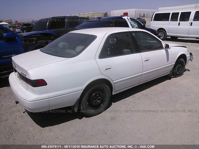JT2BG22K3X0275914 - 1999 TOYOTA CAMRY LE/XLE 白色 照片 4