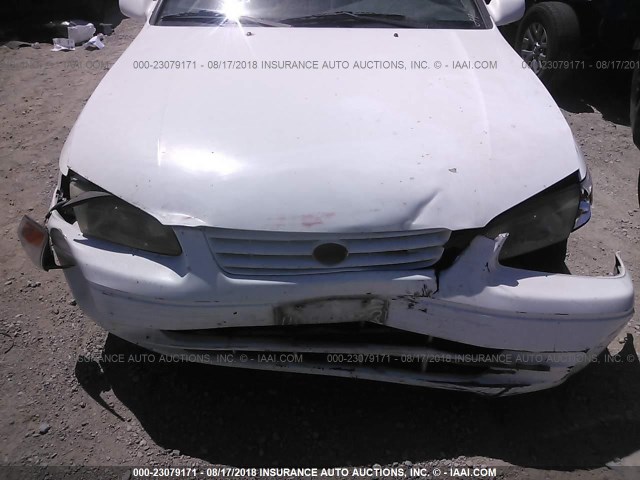 JT2BG22K3X0275914 - 1999 TOYOTA CAMRY LE/XLE 白色 照片 6