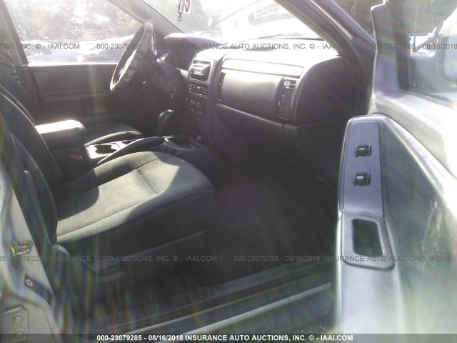 1J8GX48S94C412311 - 2004 JEEP GRAND CHEROKEE LAREDO/COLUMBIA/FREEDOM ვერცხლისფერი ფოტო 5