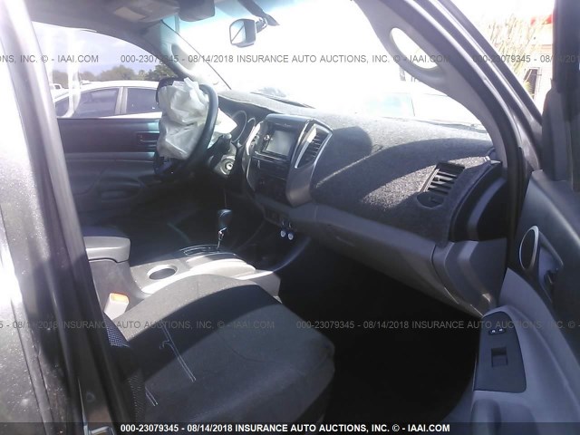 3TMJU4GN5DM148634 - 2013 TOYOTA TACOMA DOUBLE CAB PRERUNNER GRAY photo 5