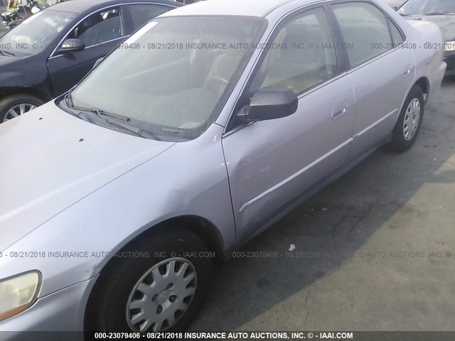 1HGCF86671A035993 - 2001 HONDA ACCORD VALUE SILVER photo 6