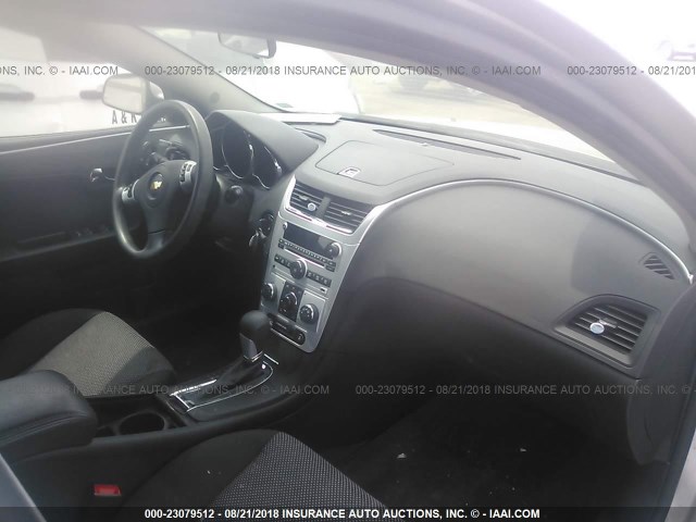 1G1ZC5EU9CF367061 - 2012 CHEVROLET MALIBU 1LT SILVER photo 5