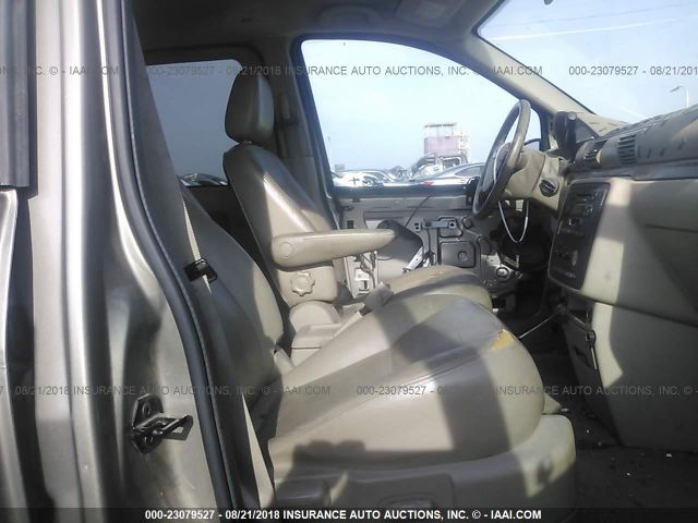 2FMDA522X4BA89182 - 2004 FORD FREESTAR SEL BROWN photo 5